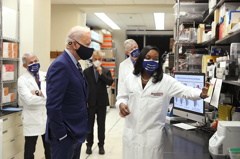 President Biden Visits NIH Vaccine Research Center